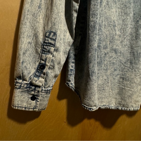 Lira Acid Wash Long Sleeve Button Down - Picture 6 of 8